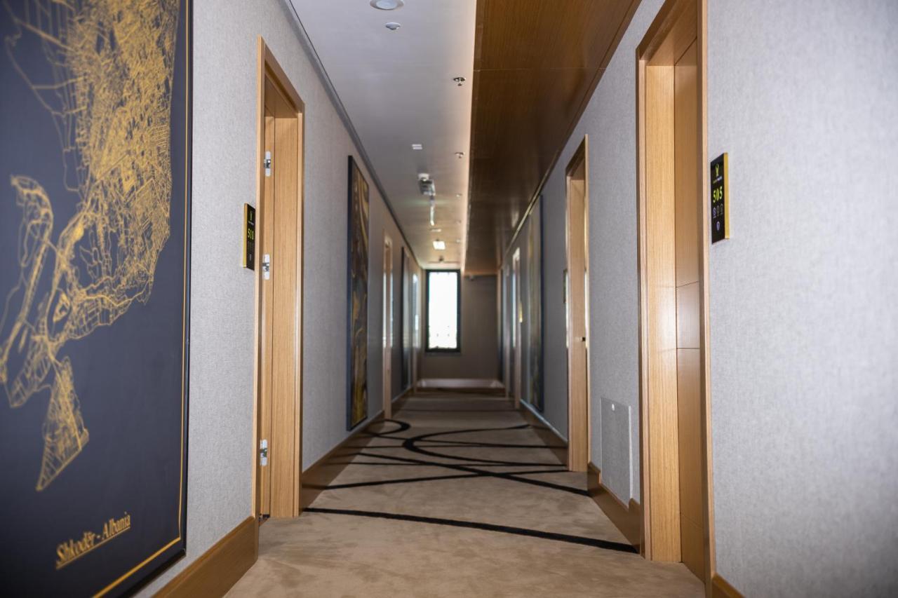 Hotel Golden Palace Shkoder Bagian luar foto