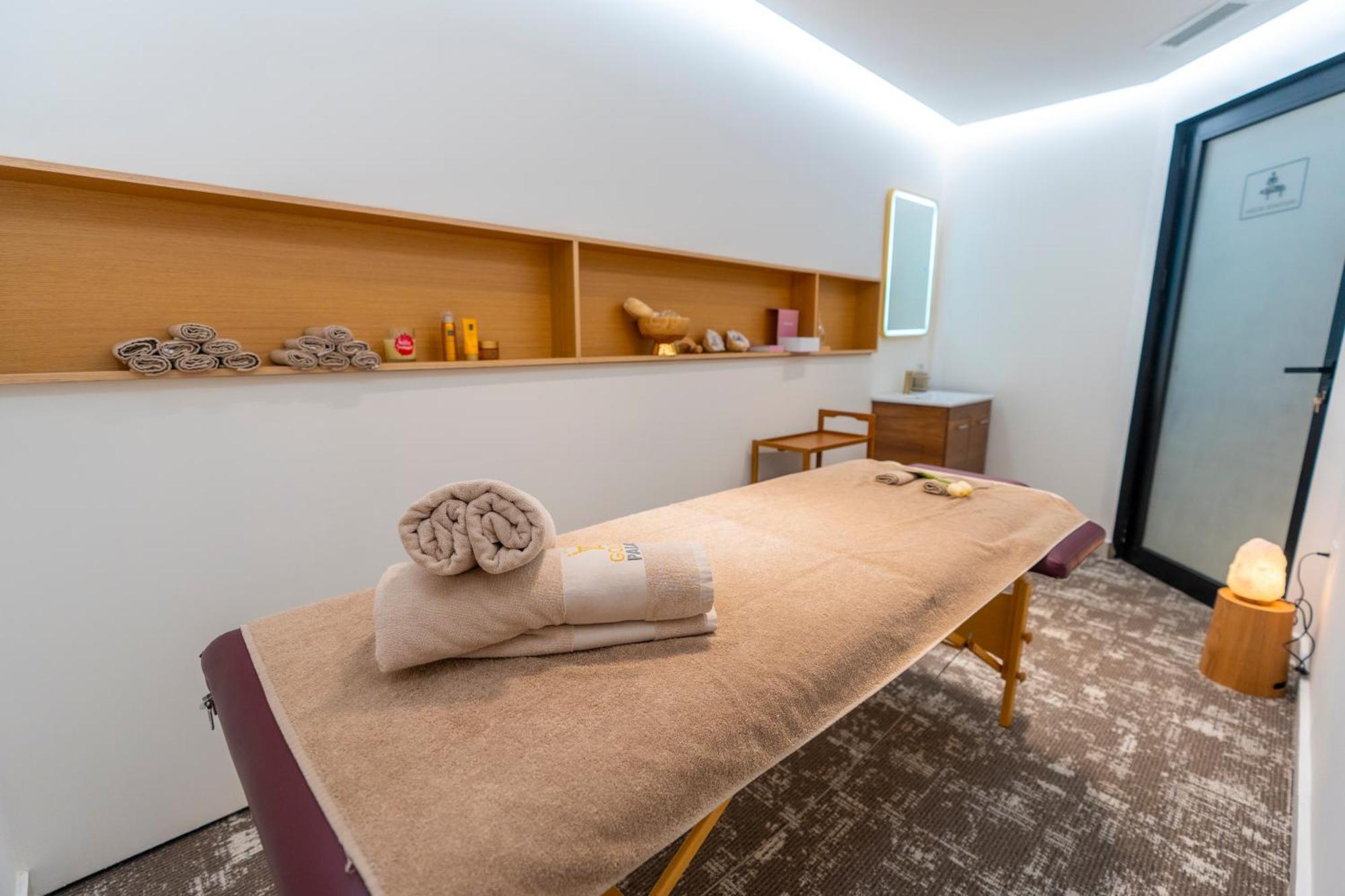 Hotel Golden Palace Shkoder Bagian luar foto