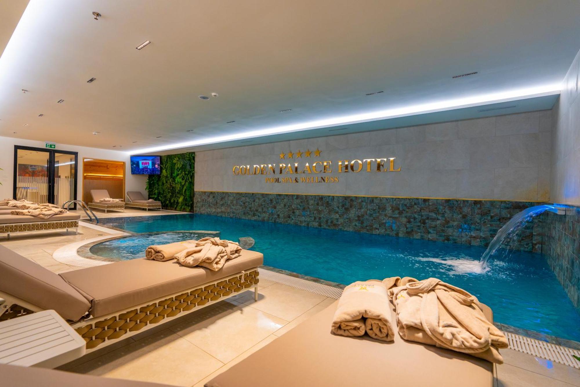 Hotel Golden Palace Shkoder Bagian luar foto