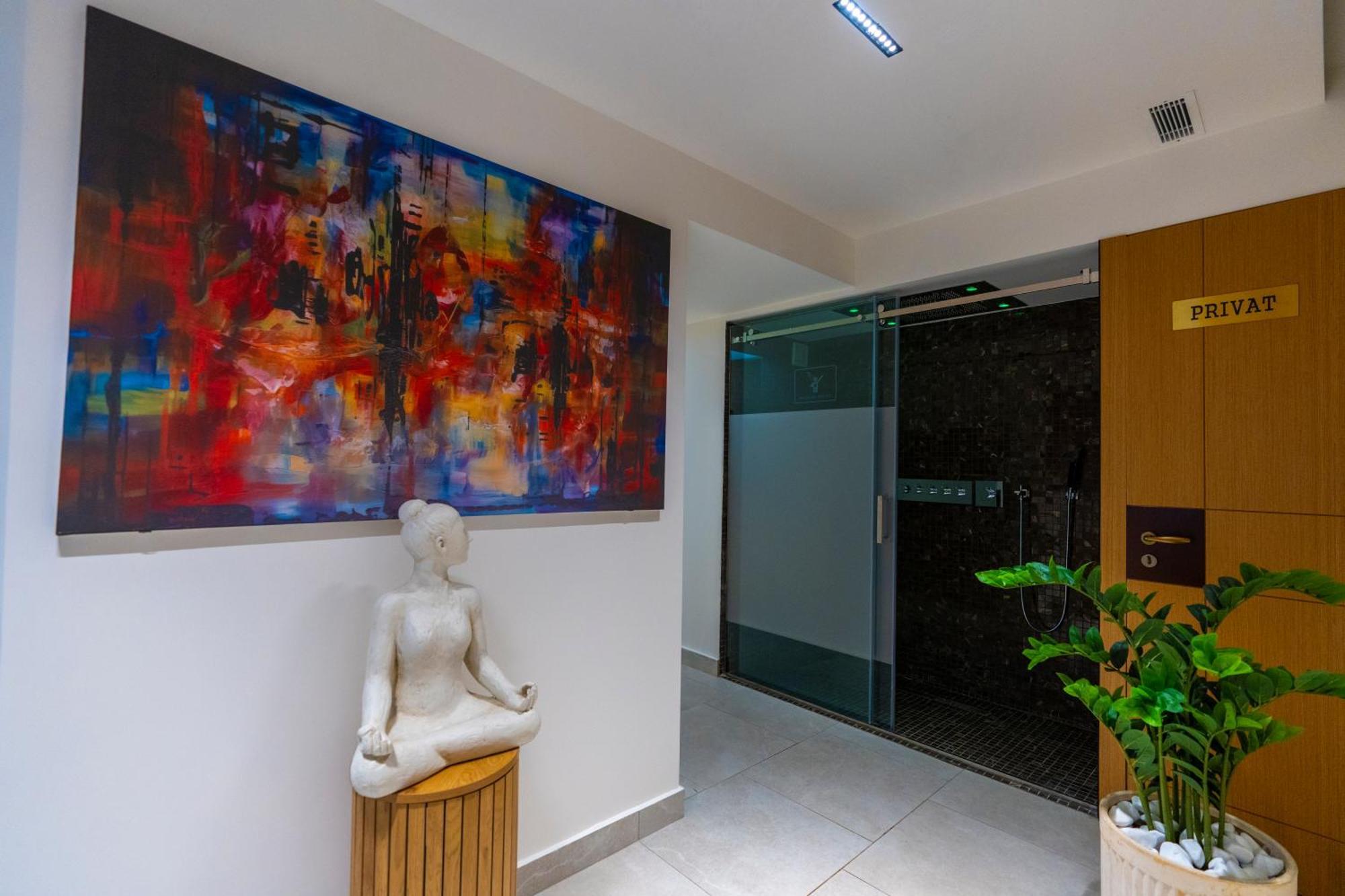 Hotel Golden Palace Shkoder Bagian luar foto