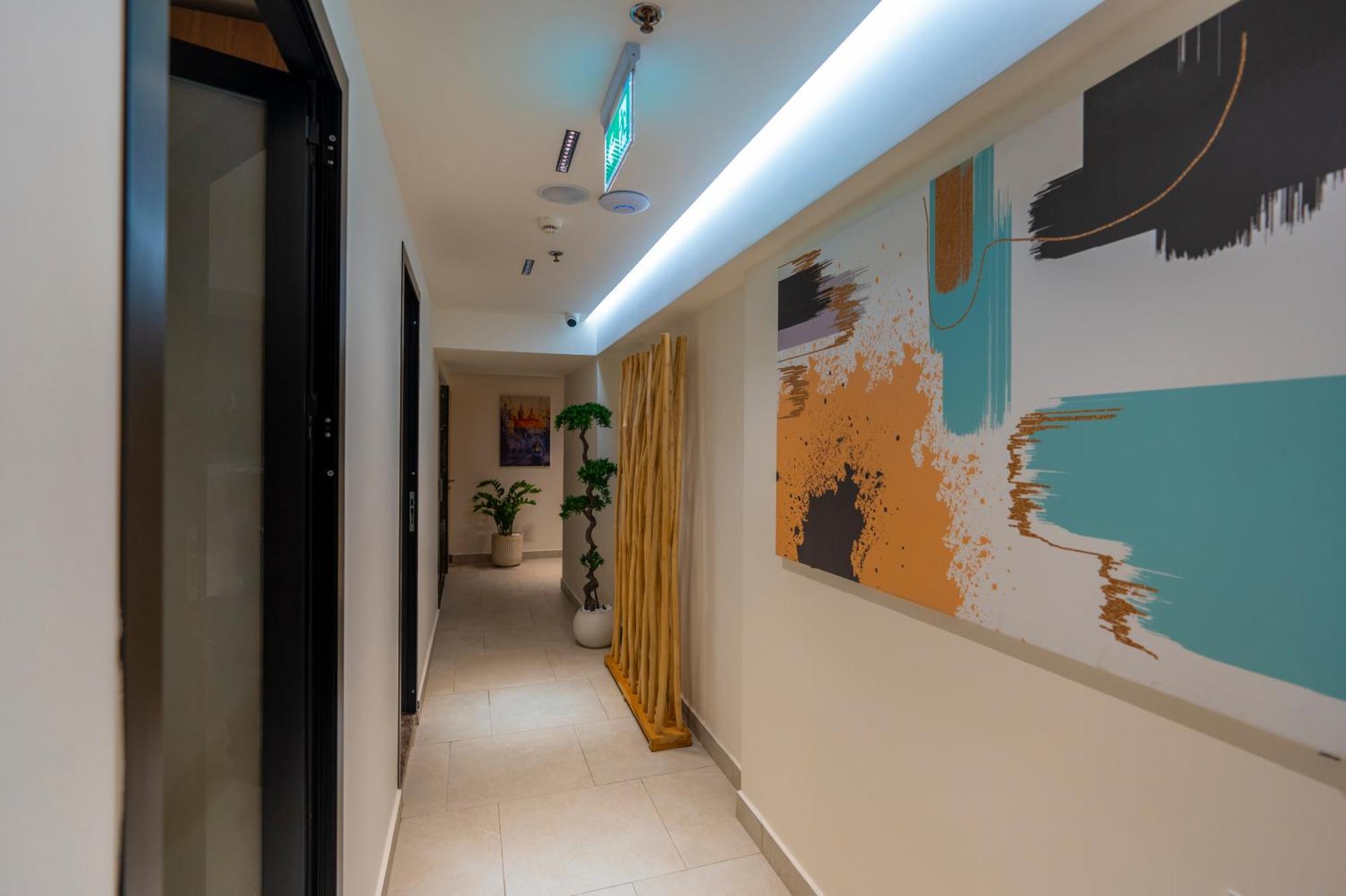 Hotel Golden Palace Shkoder Bagian luar foto