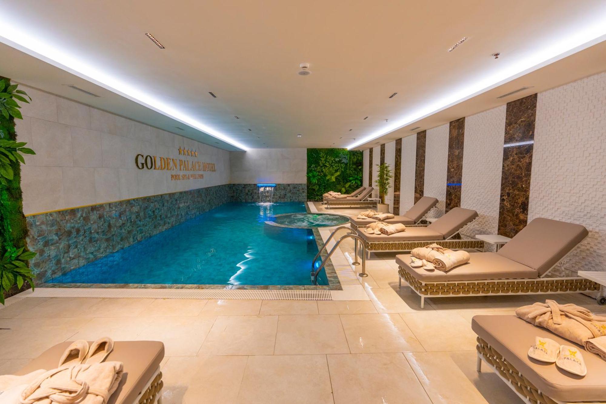 Hotel Golden Palace Shkoder Bagian luar foto